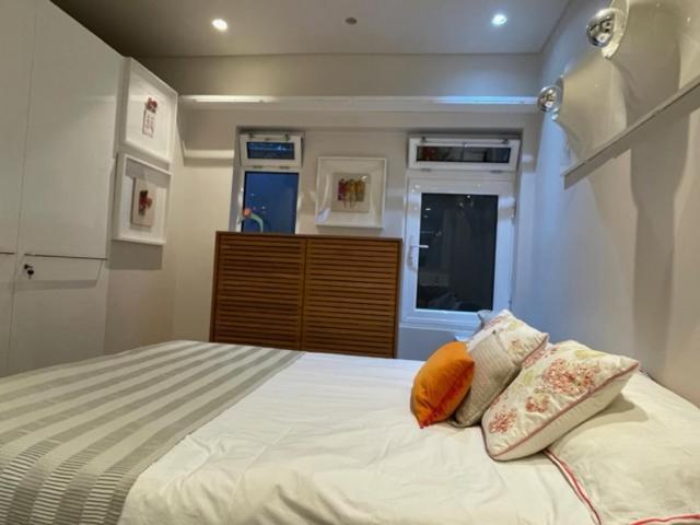 Apartament Modern Self-contained Ground And Basement Londra