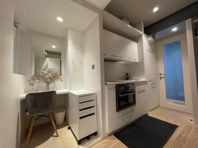 Apartament Modern Self-contained Ground And Basement Londra