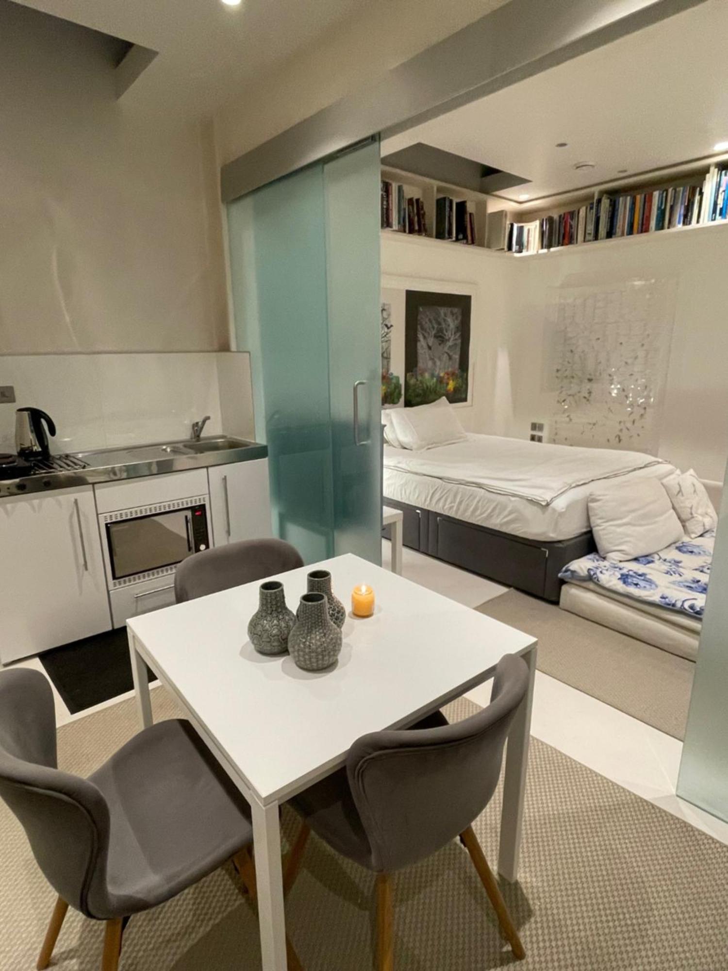 Apartament Modern Self-contained Ground And Basement