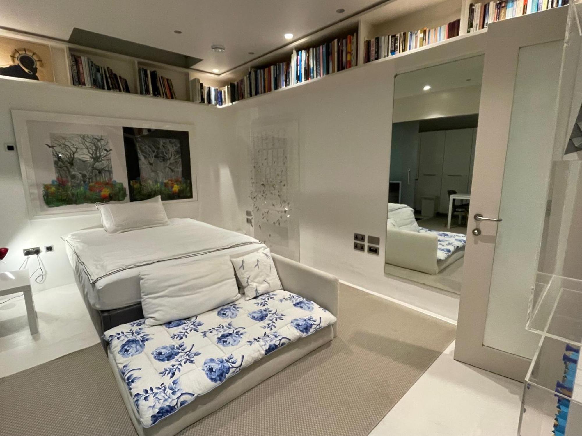 Modern Self-contained Ground And Basement Apartament *